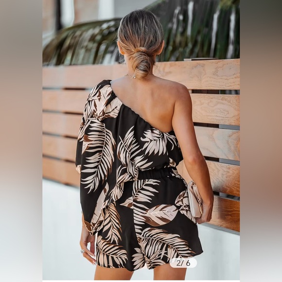 One-Shoulder Romper - Picture 4 of 5